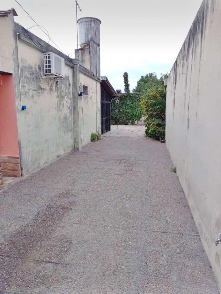 Venta casa Moron 4 ambientes