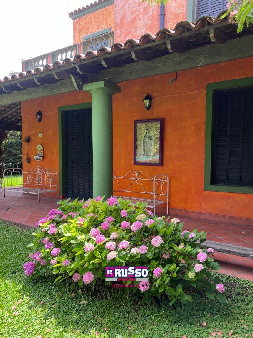 Venta casa quinta Villa Luzuriaga 5 ambientes