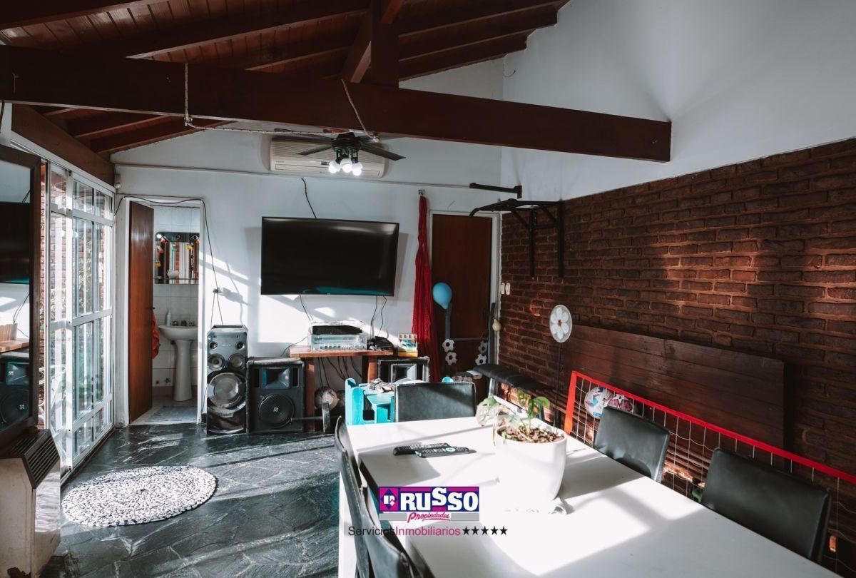 Venta casa Ramos Mejia 6 ambientes