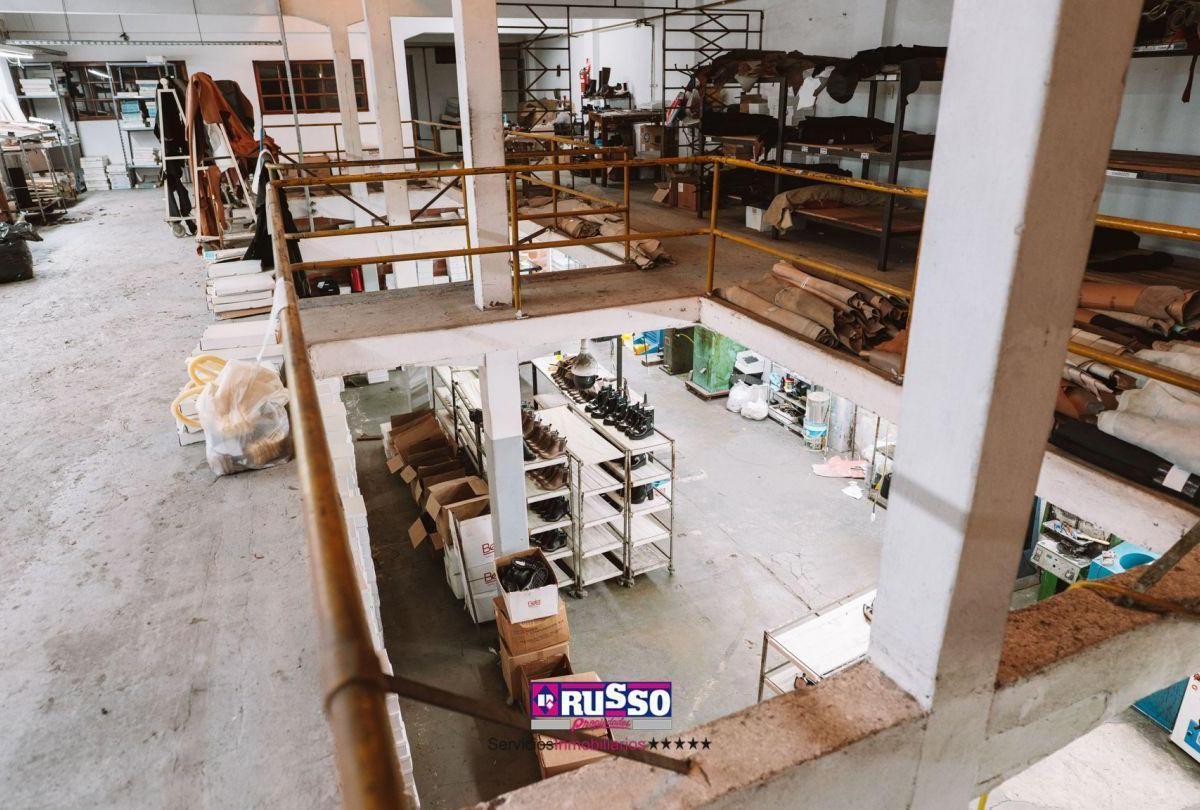 Venta Galpon Lomas del Mirador 1250 m² 3