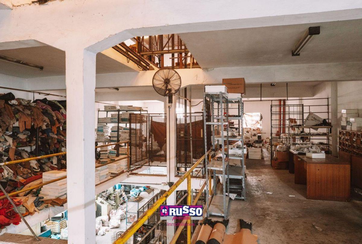 Venta Galpon Lomas del Mirador 1250 m² 5
