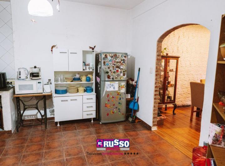 Venta Casa de 4 ambientes con Jardín - El Palomar, Morón