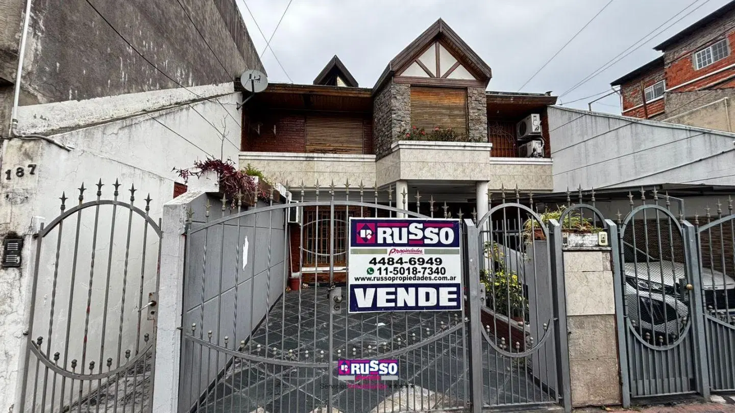 Venta Triplex 4 Ambientes , Lomas del Mirador 5