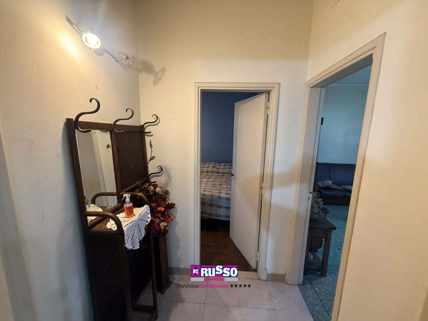 Foto de Venta Casa 4 Ambientes - Villa Luzuriaga, imagen 2