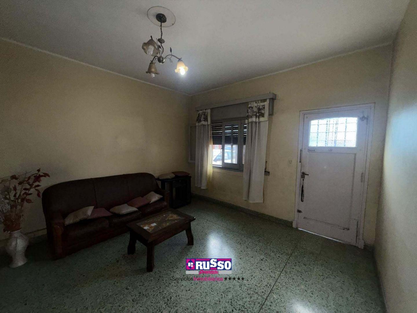 Foto de Venta Casa 4 Ambientes - Villa Luzuriaga, imagen 3