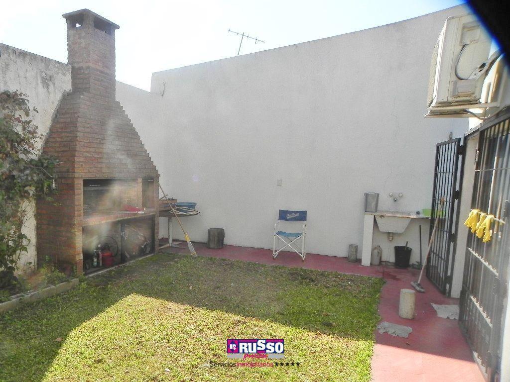 Foto de Alquiler Casa 4 Ambientes La Tablada, imagen 2
