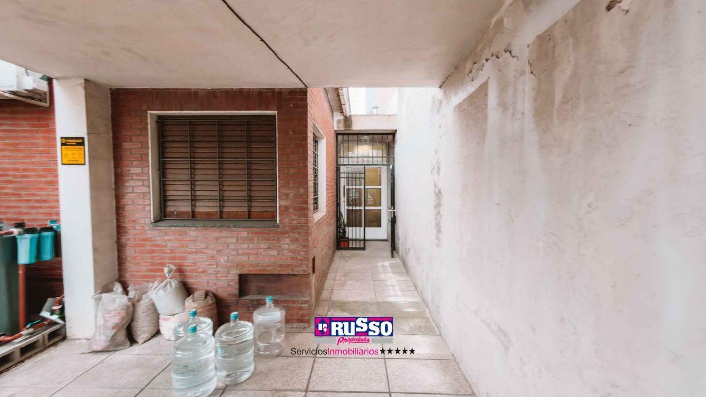 Foto de Venta casa 4 ambientes Villa Luzuriaga, imagen 1