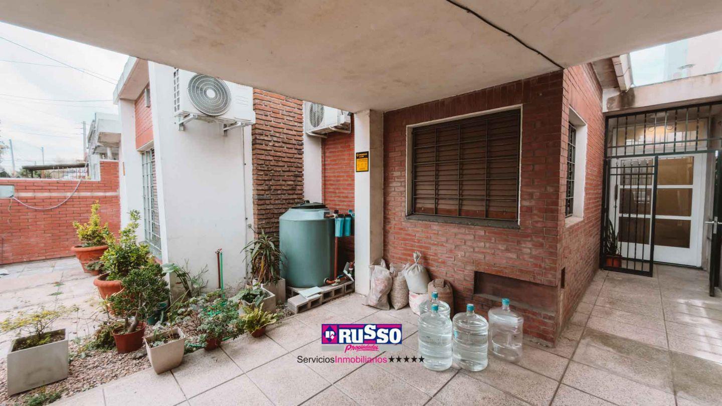 Foto de Venta casa 4 ambientes Villa Luzuriaga, imagen 3