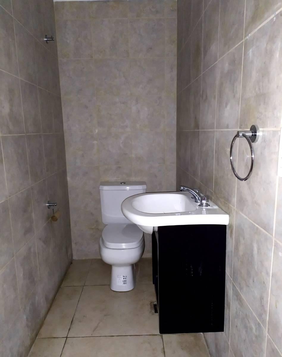 Foto de EXCELENTE LOCAL 116m2 1 PLANTA C/RENTA - Av. Directorio y E. Mitre, imagen 4