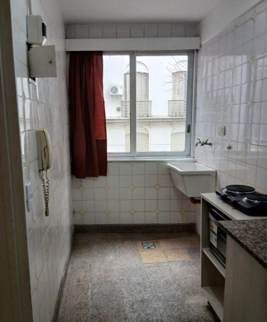 Foto de BALVANERA 2 AMB C/BCÓN AL FTE, 1 cuadra Rivadavia y Jujuy * $ 630.000.-, imagen 2