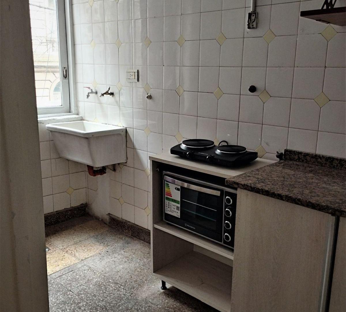 Foto de BALVANERA 2 AMB C/BCÓN AL FTE, 1 cuadra Rivadavia y Jujuy * $ 630.000.-, imagen 5
