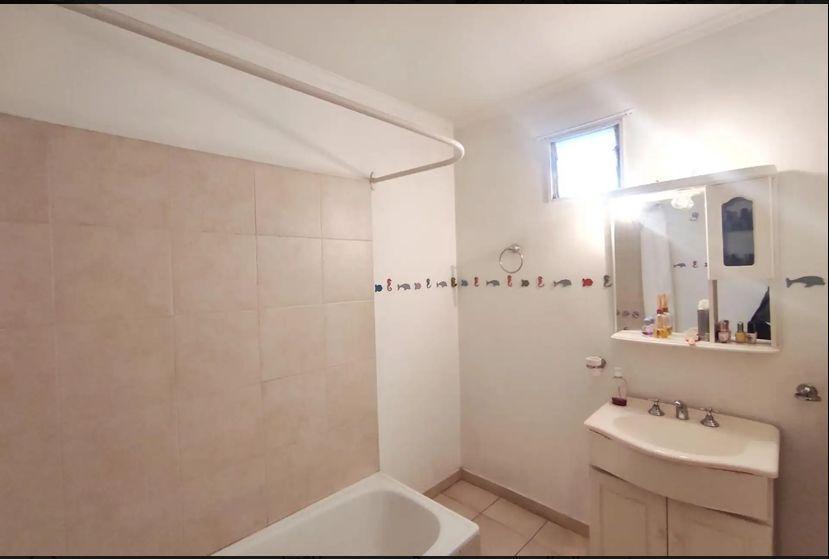 Venta de Casa Beccar 6 Ambientes con Enorme Jardin 2
