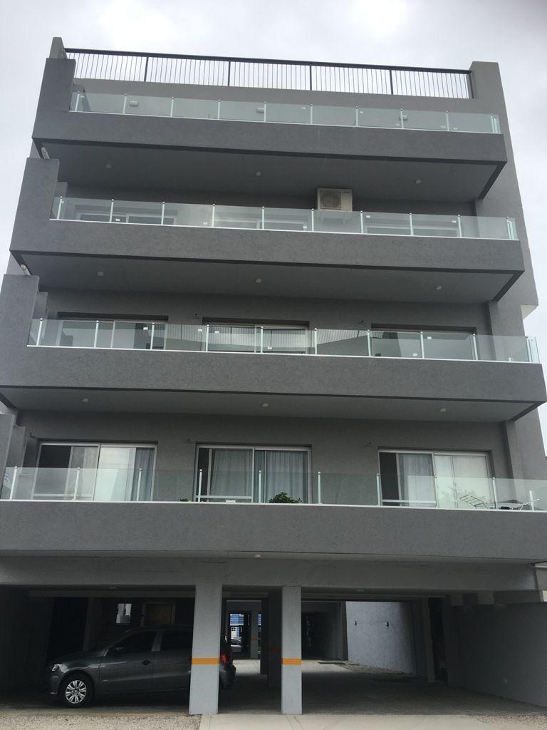 Local tigre en Boulevard Saenz Peña Puerto de tigre en Venta con cochera