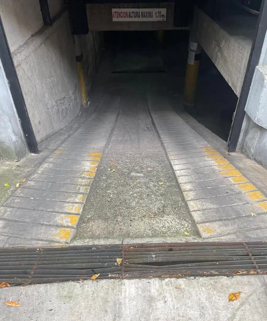 Cochera cubierta en VENTA - San Fernando - Portón automatico 5