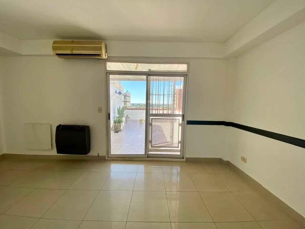 Dpto 2 ambientes con cochera y terraza propia, pileta y SUM -  excelente vista 5