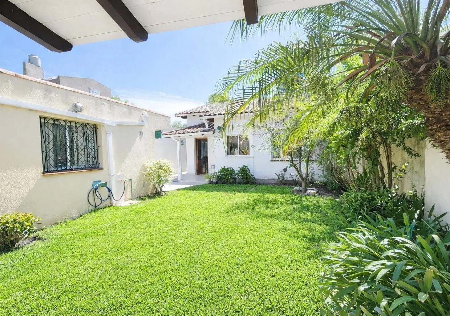 Casa Alquiler San Fernando Planta Baja con jardin 2 dormitorios mas otro ambiente atras 8
