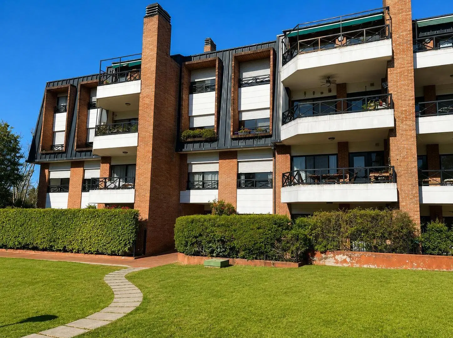 Esmeralda 71 Complejo Terrazas de Tigre PB con Jardin. Pileta 4