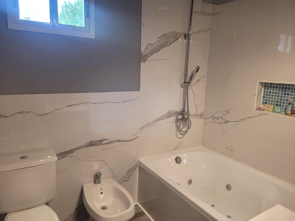 Foto de Casa venta/ alquiler Barrio Tigre Joven Nueva 6 dormit. suite jardin, imagen 4