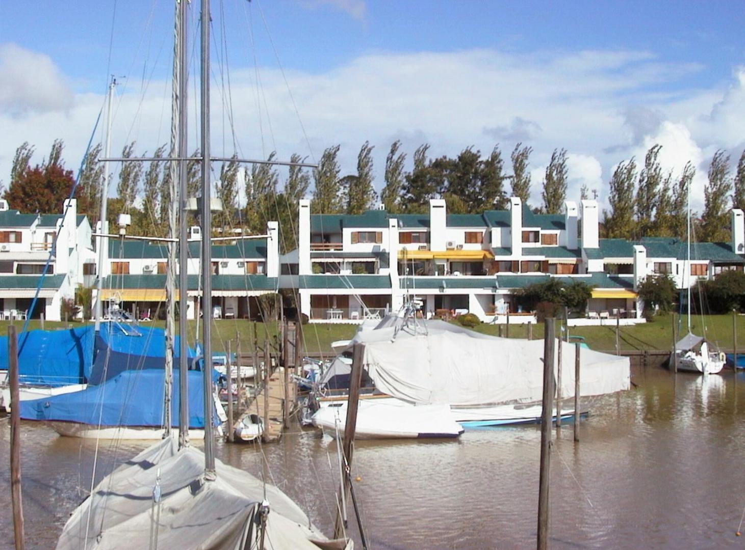 Foto de Casa en Venta Marina del sol 6 Ambientes Impecable con amarra varias, imagen 3