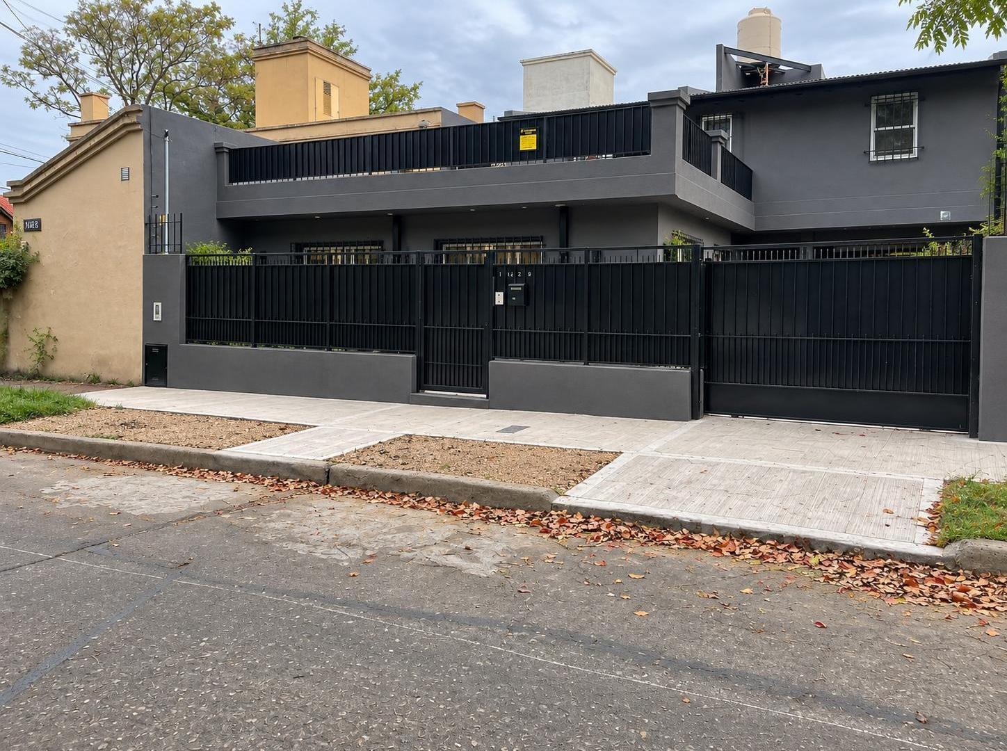 Foto de Venta casa de 6 amb, Beccar, Vias a Libertador. Lote propio, Reciclada, imagen 1