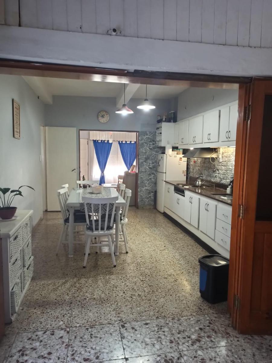 Foto de CASA EN 2 PLANTAS EN IMPECABLE ESTADO, imagen 2