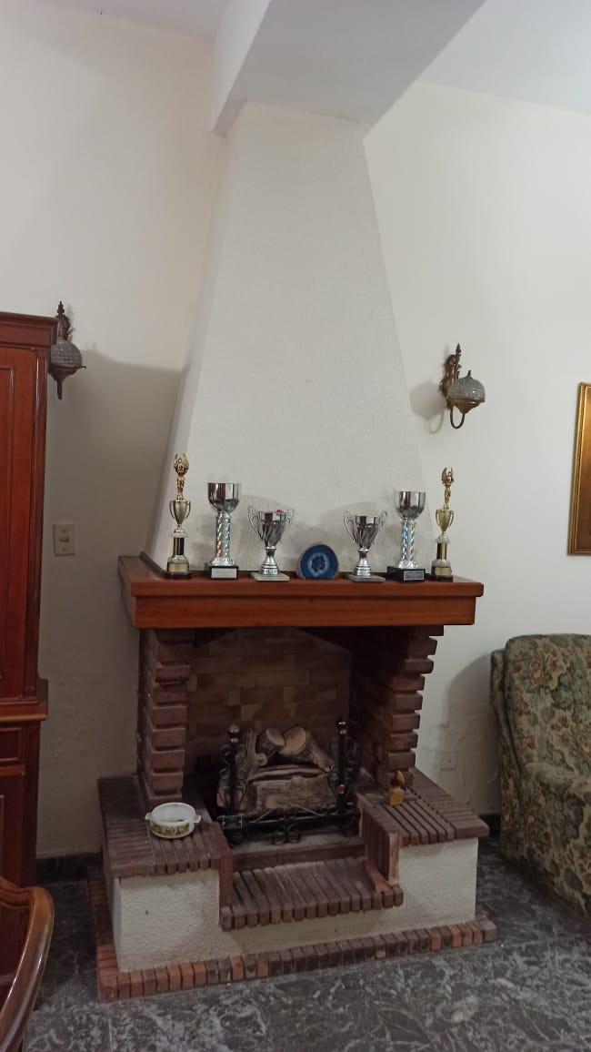 CASA EN 2 PLANTAS CON LOCAL EN TEMPERLEY