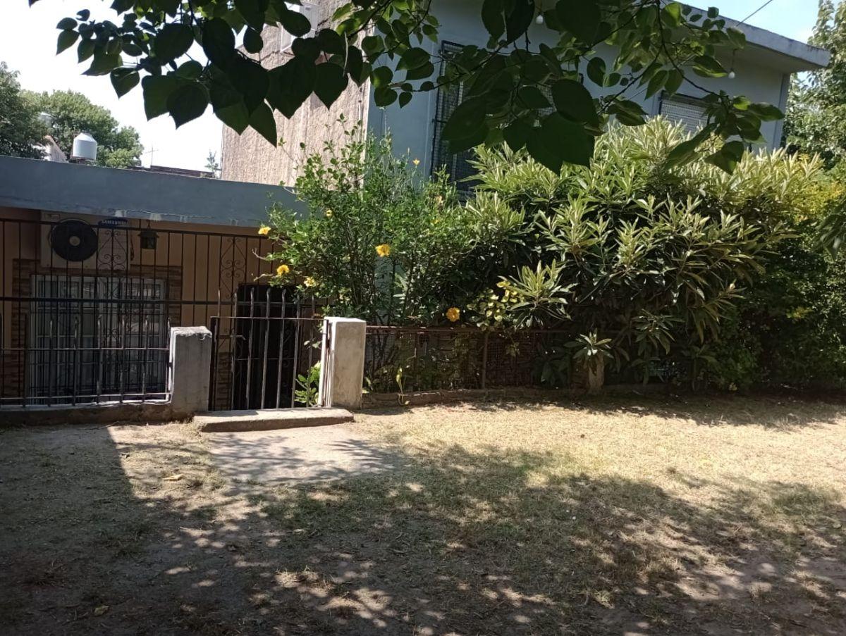 CASA DE 3 DORMITORIOS IMPECABLE - OPORTUNIDAD!