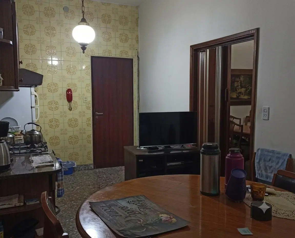Casa de 2 plantas, 2 dormitorios con cochera y terraza 8