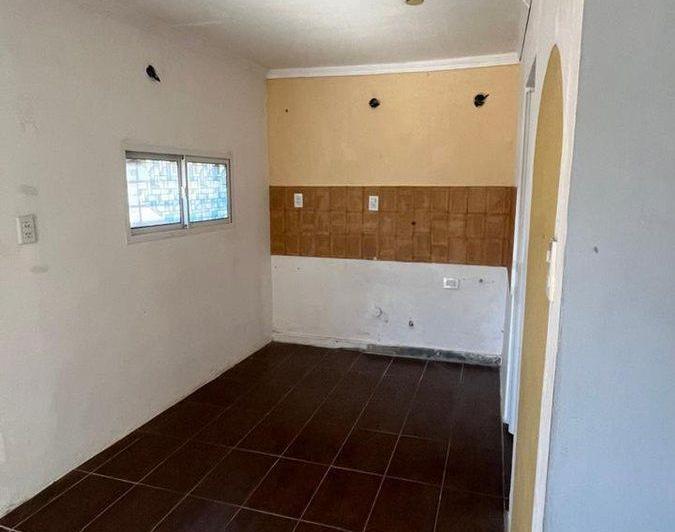 Casa con Monoambiente en Alquiler! 3