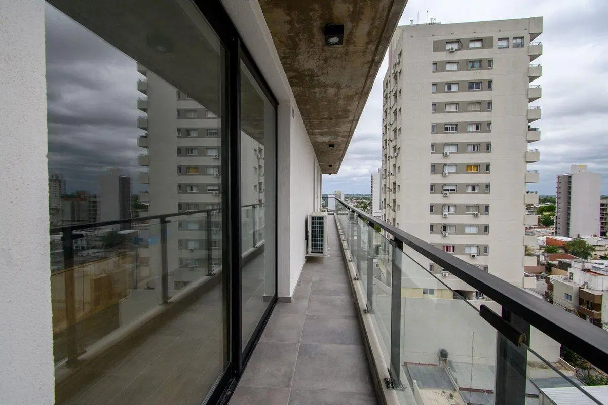 VENTA - PISO DE 3 DORMITORIOS CON COCHERA 5