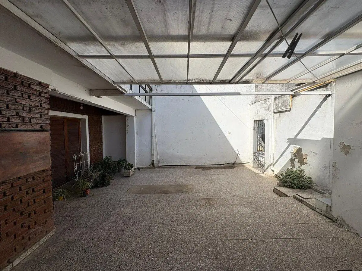 VENTA CASA INTERNA SARGENTO CABRAL, 3 DORM + PATIO 2