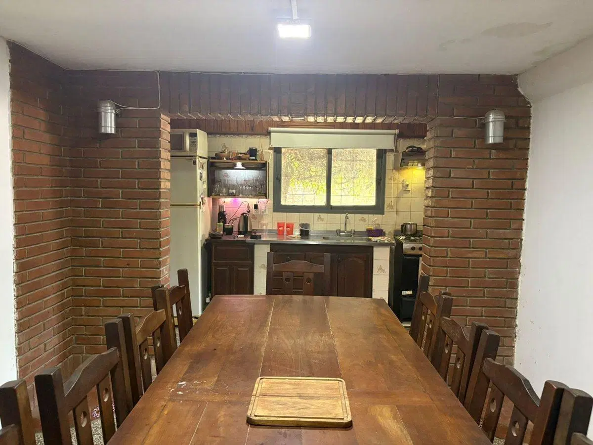 CASA DE 2 DORMITORIOS Y ESCRI. BARRIO SAN LORENZO 5