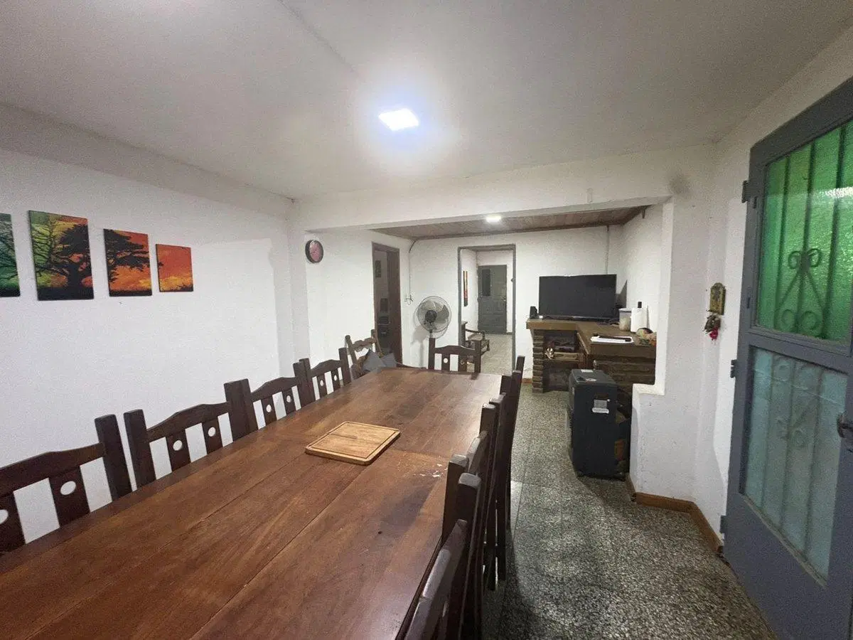 CASA DE 2 DORMITORIOS Y ESCRI. BARRIO SAN LORENZO 4