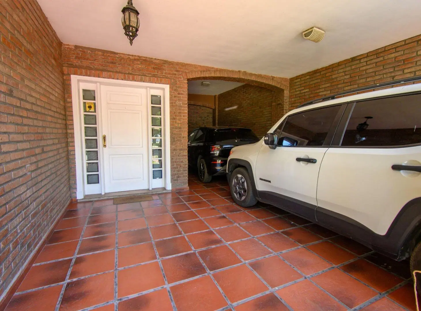 VENTA CASA SOBRE COSTANERA EN BARRIO 7 JEFES 4