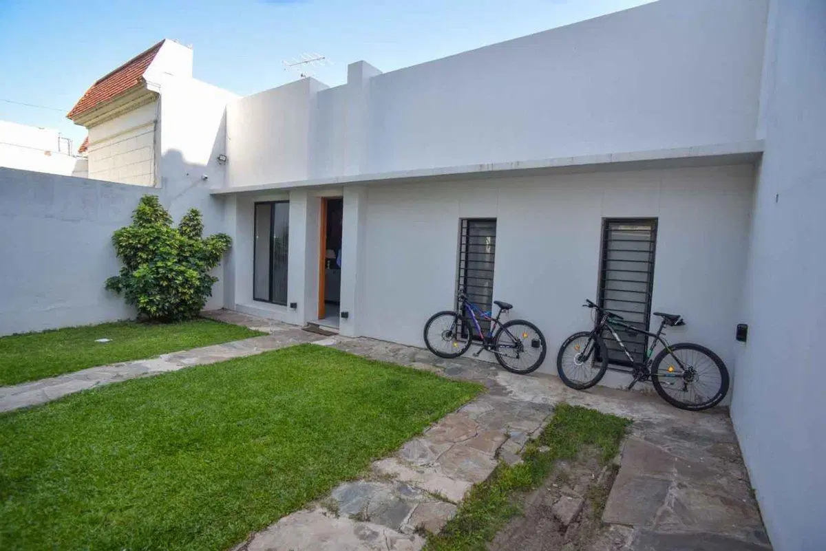 VENTA CASA MODERNA A ESTRENAR EN CANDIOTI SUR 2