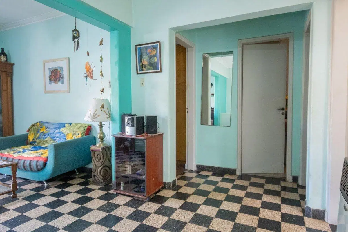 VENTA PLANTA ALTA DE 2 DORMITORIOS SOBRE AVENIDA 3