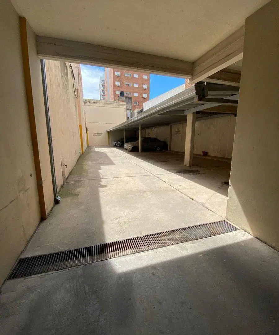 COCHERA A METROS DE BV PELLEGRINI 2