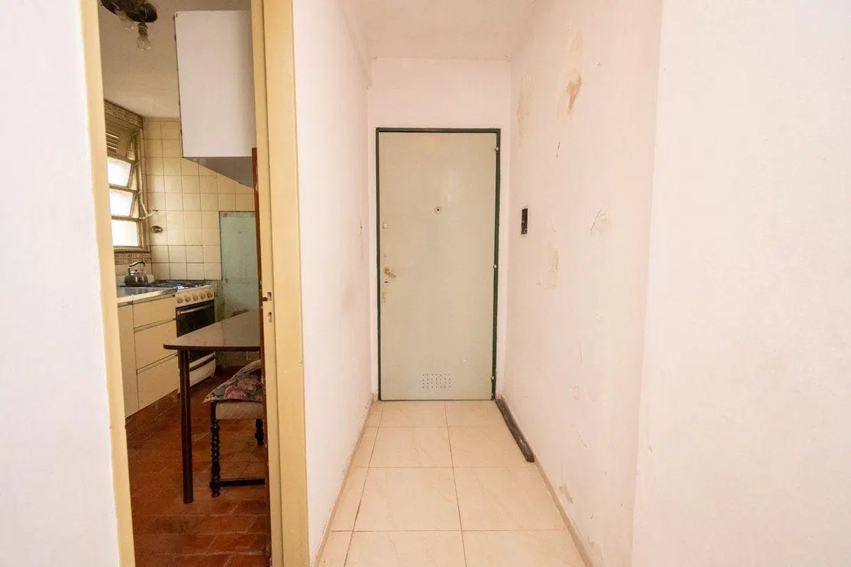 Depto 2 dorm y patio en micro-centro a refaccionar 4