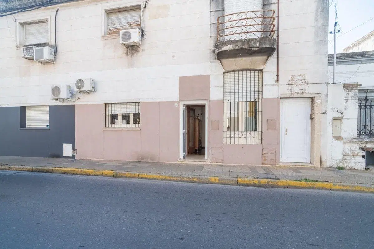 Casa planta baja en PH en centro de Santa Fe 2