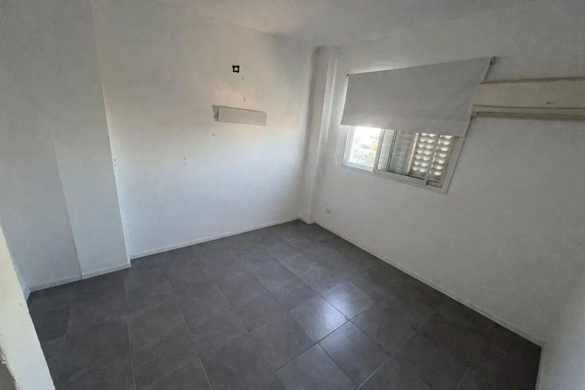 SE VENDE DPTO. EN BARRIO CANDIOTI 4