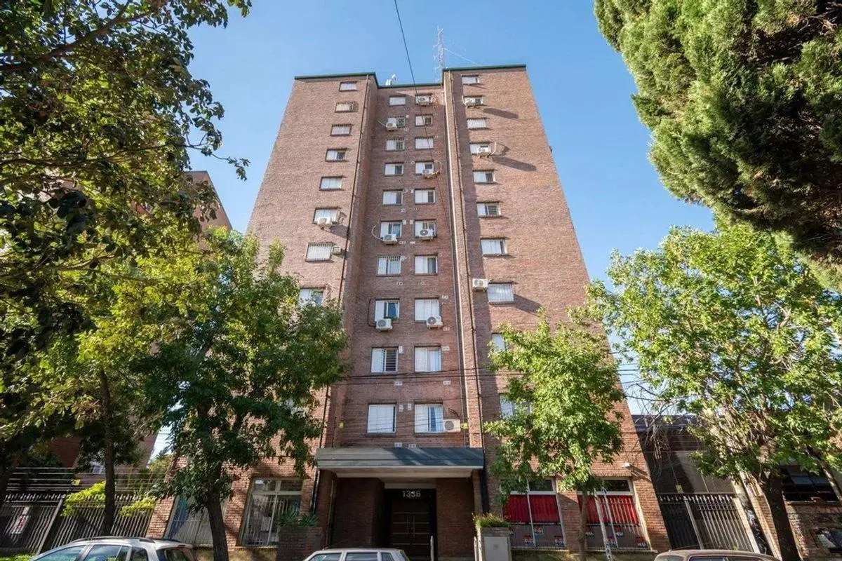 SE VENDE DPTO. EN BARRIO CANDIOTI 3