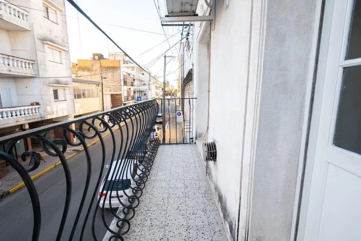 ALQUILER DE CASA EN PLANTA ALTA 3