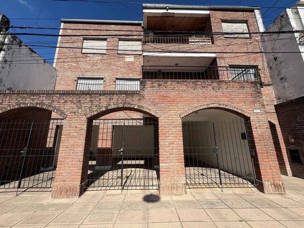 SE VENDE COMPLEJO DE DPTOS CON COCHERAS 2