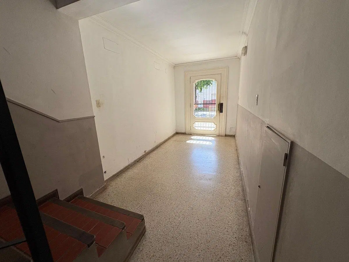 SE VENDE COMPLEJO DE DPTOS CON COCHERAS 3
