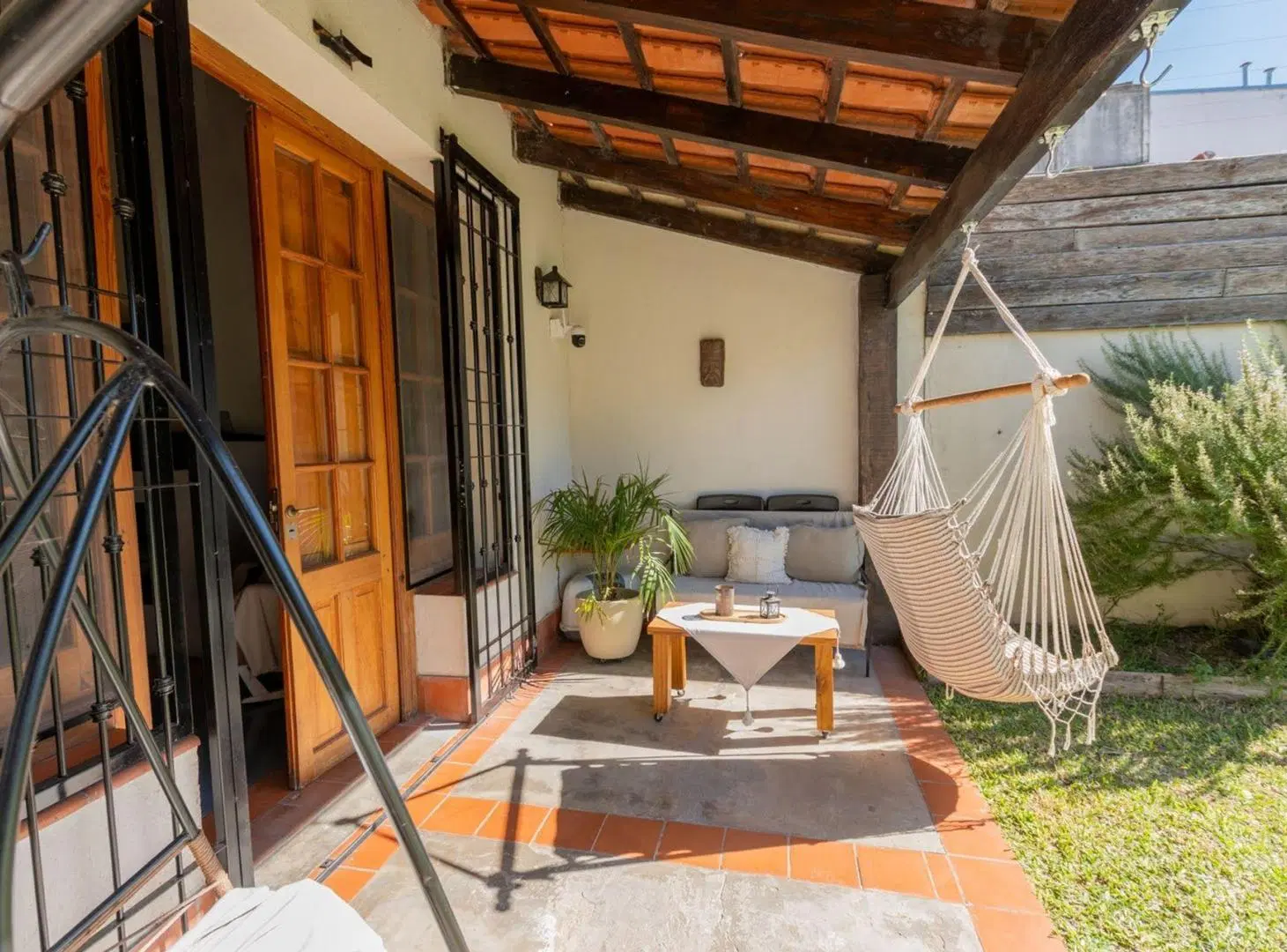 VENTA HERMOSA CASA PLENO GUADALUPE, PATIO Y PILETA 2
