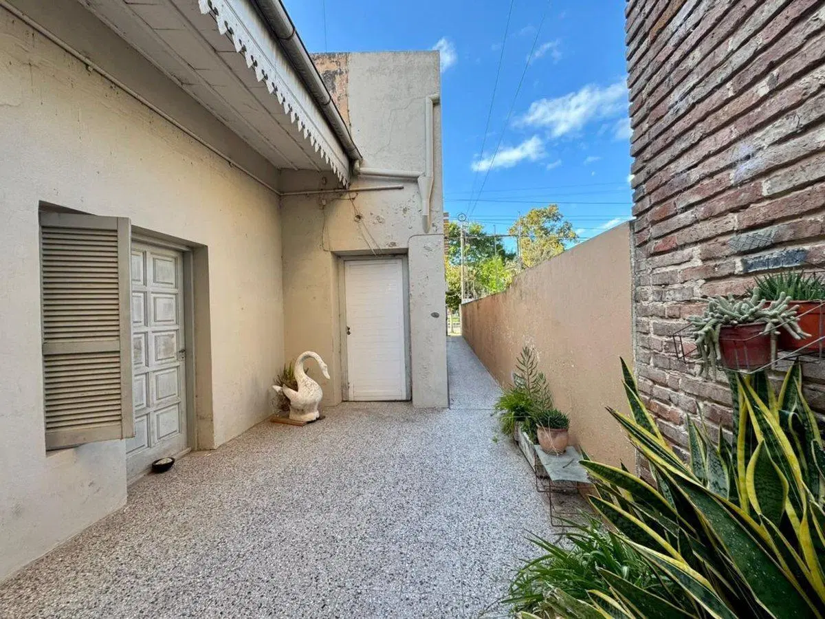 LOCAL+CASA EN VENTA EN LA MEJOR UBICACIÓN DE SJN 5