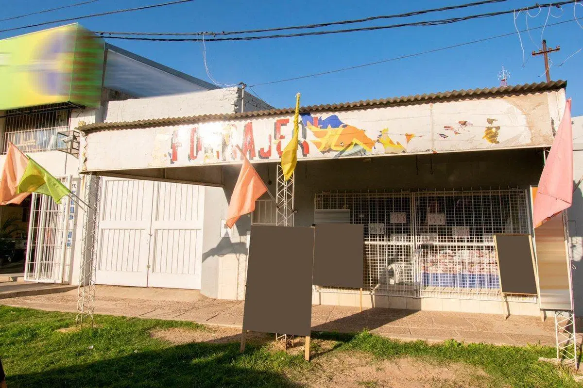 LOCAL COMERCIAL CON GALPON Y GRAN PATIO VERDE 2
