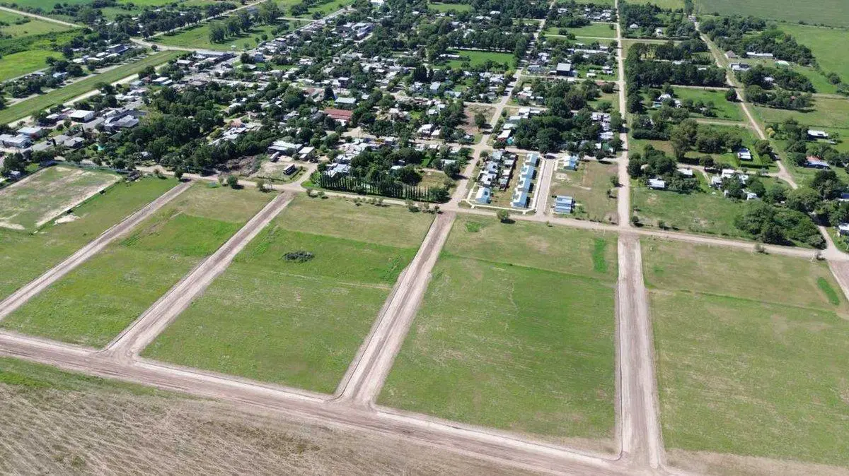 Lote con cuotas y toma de auto en Candioti 3