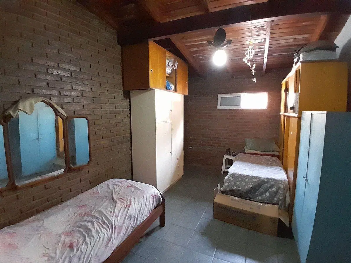 VENTA CASA 2 DORM Y PATIO EN BARRIO CANDIOTI 3