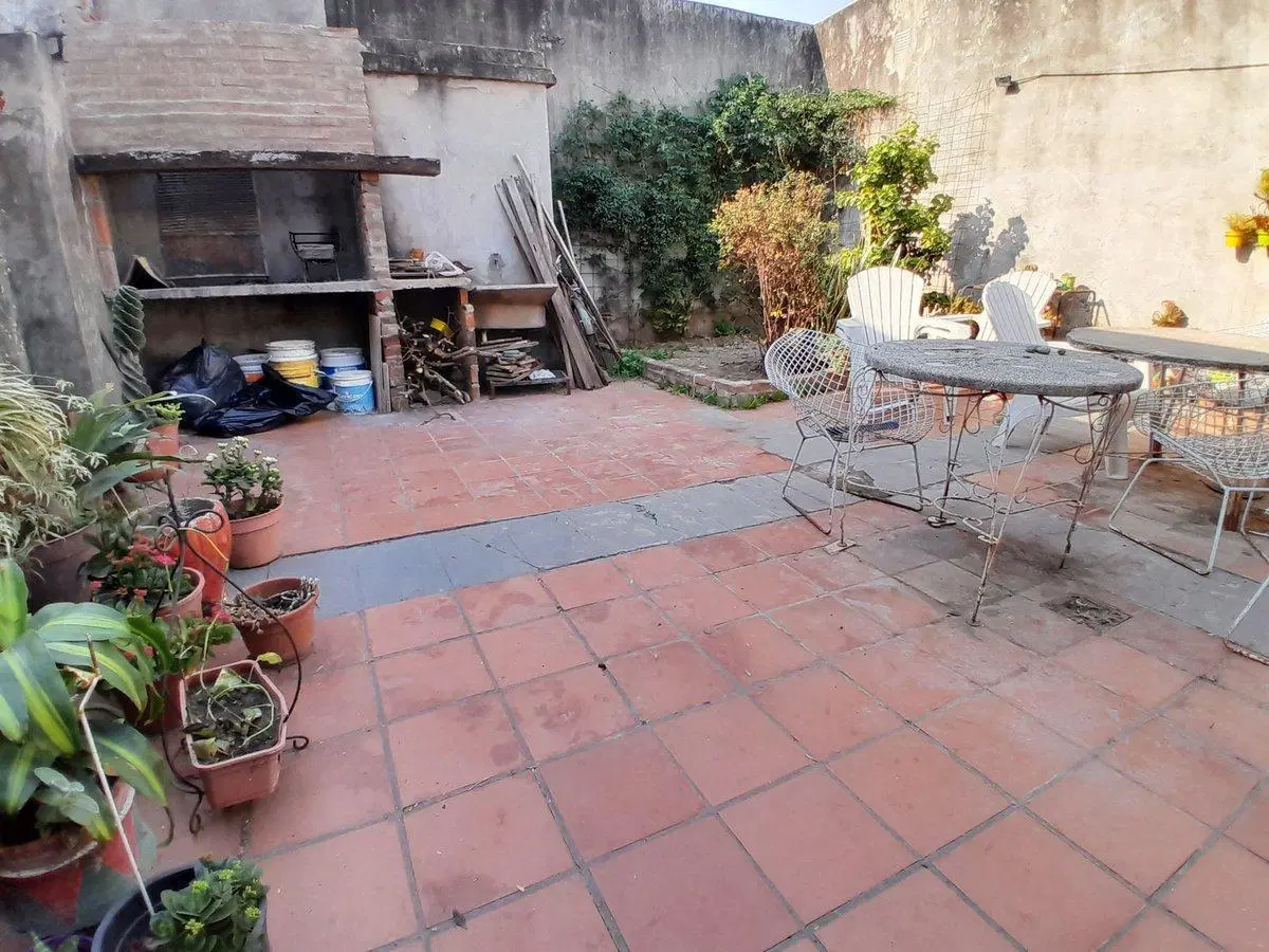 VENTA CASA 2 DORM Y PATIO EN BARRIO CANDIOTI 5